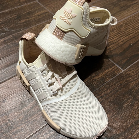 Adidas shoes - Picture 3 of 16